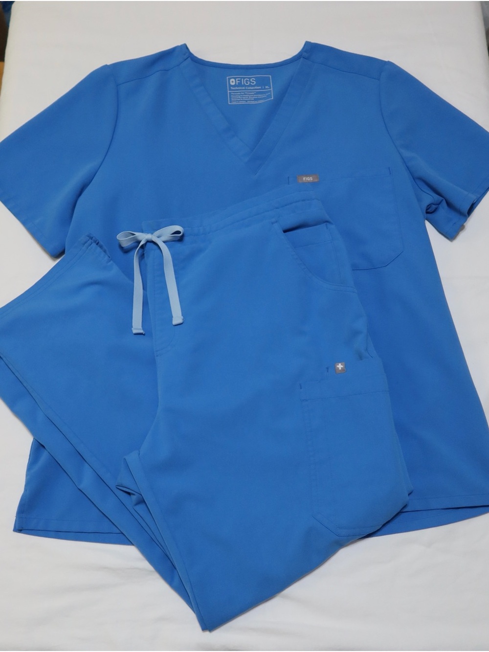 FIGS XL Blue Scrub Set Caterina Top & Yola Pants